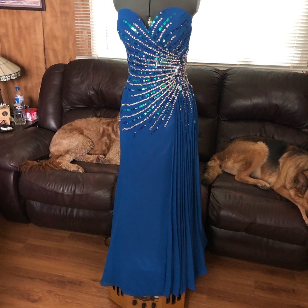 Tony Bowls Beaded Sequin Formal Dress